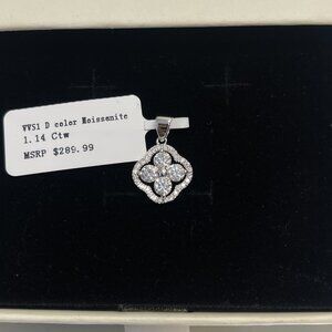 VVS1 D Color Moissanite Clover Pendant 1.14 CTW